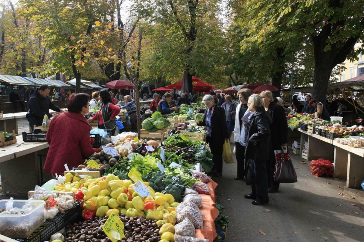Doric Ostanak kod kuće *