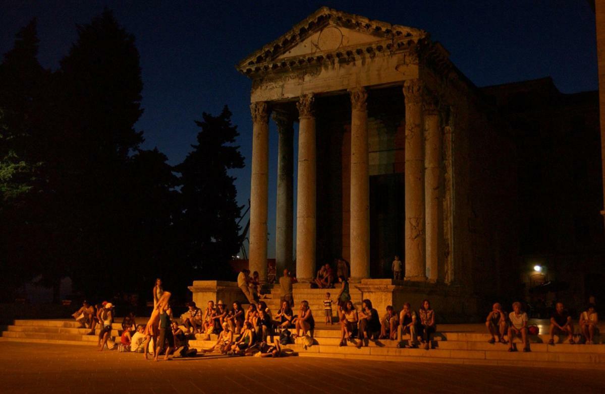 Doric * Pula